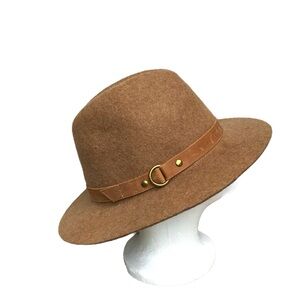 ***SOLD***Frye Harness Tall Crown 100% Wool Leather Band  Hat. M/L.